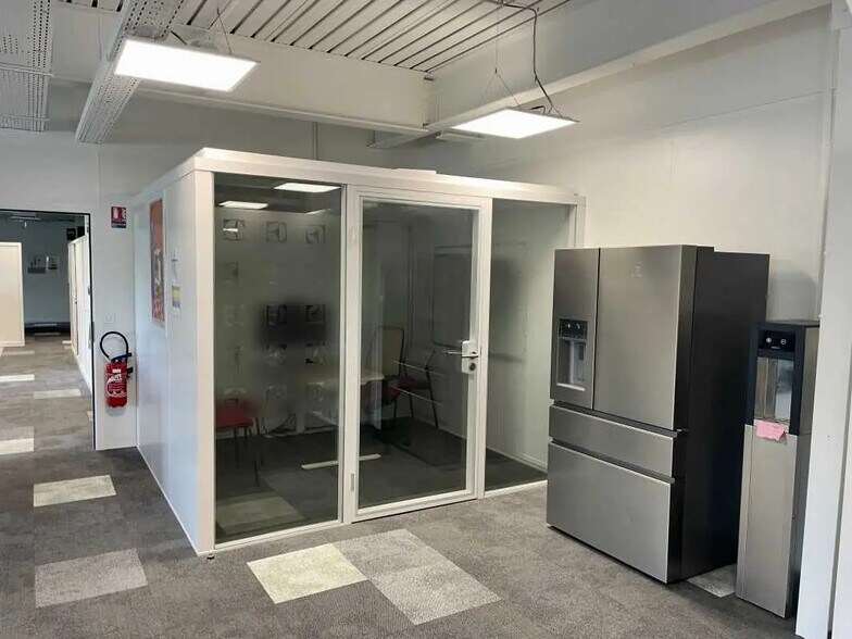 Bureau dans Senlis à louer - Photo de l’immeuble – Image 3 sur 14