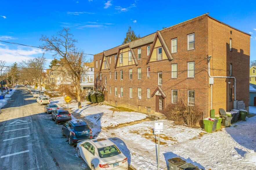 34-38 Beacon St, Hartford, CT à vendre - Photo de l’immeuble – Image 2 sur 12