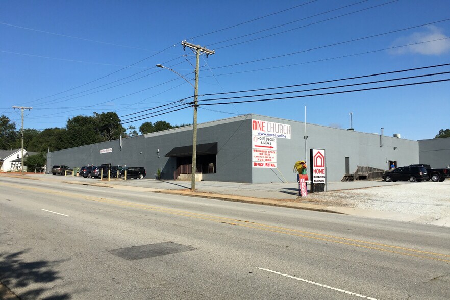 817 E Main St, Easley, SC à louer - Photo principale – Image 1 sur 7