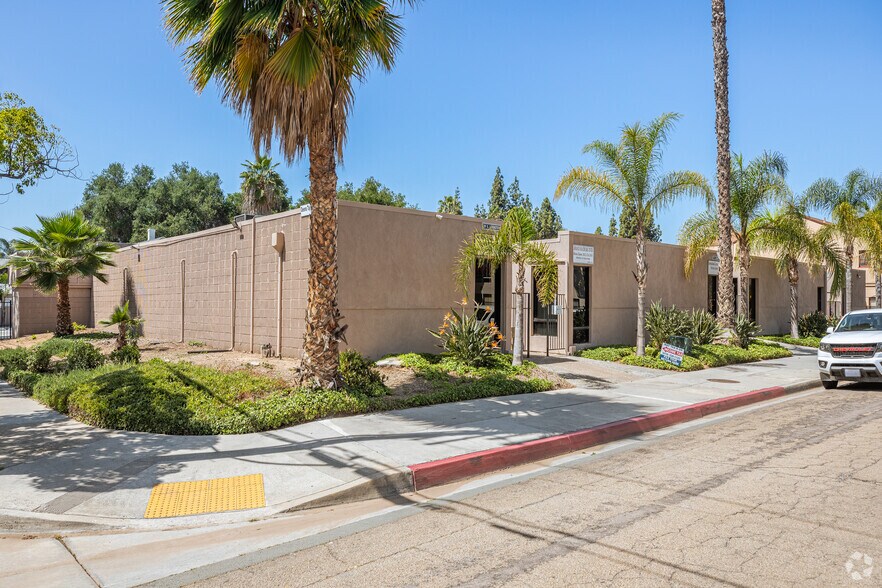269-291 E Lexington Ave, El Cajon, CA à vendre - Photo de l’immeuble – Image 1 sur 8