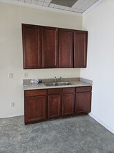 1110 W Kettleman Ln, Lodi, CA à louer Photo intérieure– Image 2 sur 6