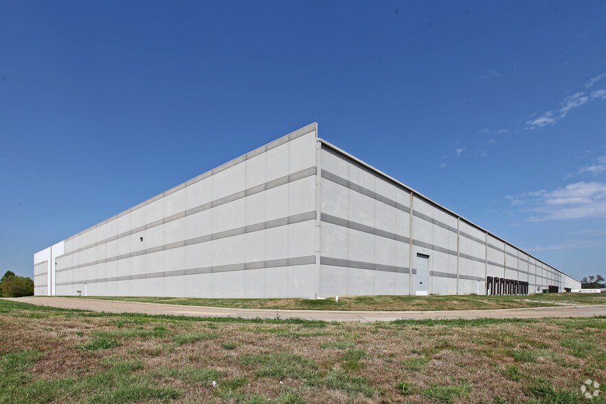 13330 Lakefront Dr, Earth City, MO à vendre - Photo de l’immeuble – Image 2 sur 8