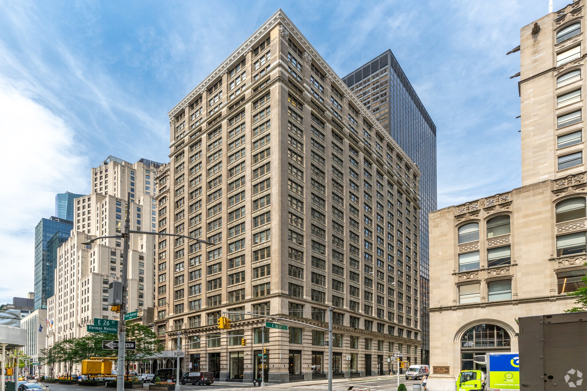 360 Park Ave S, New York, NY à louer Photo de l’immeuble– Image 1 sur 32