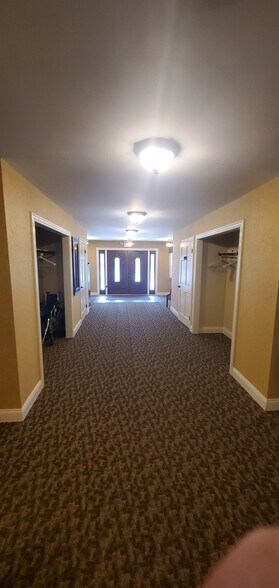302 W Corunna Ave, Corunna, MI à vendre - Photo intérieure – Image 3 sur 14