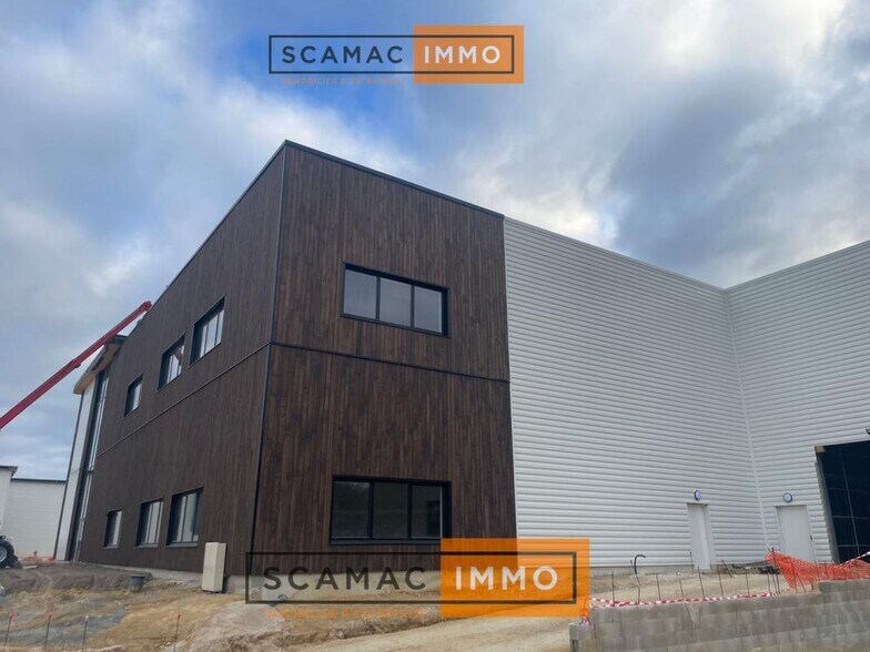 Local d'activités dans OLLAINVILLE à vendre - Photo de l’immeuble – Image 1 sur 4