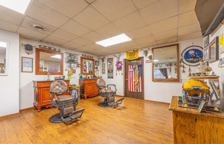 63 S Gallatin Ave, Uniontown, PA à vendre - Photo intérieure – Image 2 sur 3