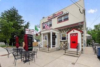 Plus de détails pour 411 W Bridge St, Morrisville, PA - Spécialisé à vendre