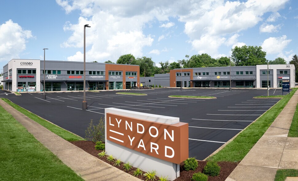 808-812 Lyndon Ln, Louisville, KY à louer - Photo de l’immeuble – Image 1 sur 13