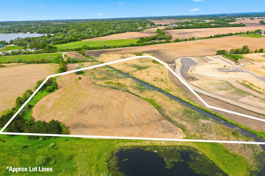 Running Brook Farm Blvd, Johnsburg, IL à vendre - Photo de l’immeuble – Image 3 sur 11