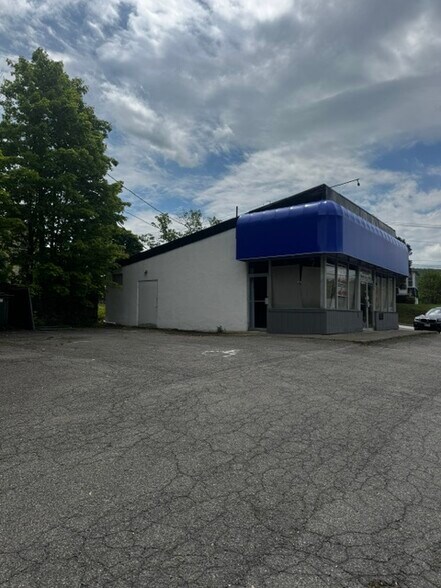 1048 Route 9W, Fort Montgomery, NY à vendre - Photo de l’immeuble – Image 3 sur 3