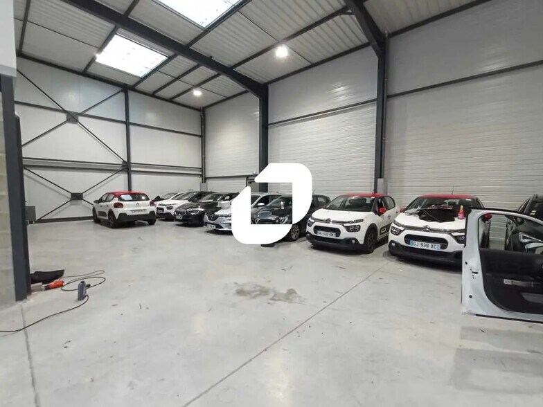 6 Rue D'Arsonval, Chassieu à louer - Photo de l’immeuble – Image 3 sur 19