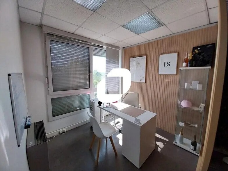 Bureau dans Montpellier à vendre - Photo de l’immeuble – Image 3 sur 7