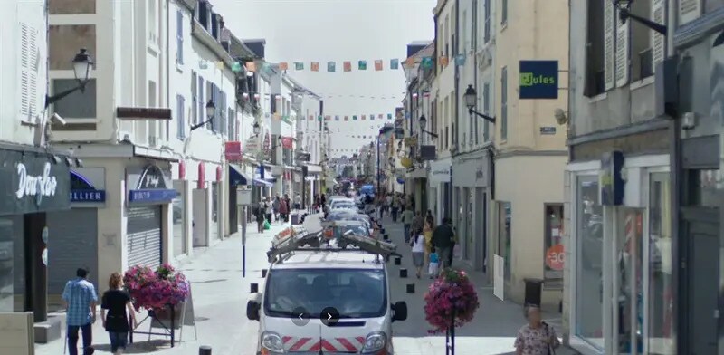 Local commercial dans Montargis à louer - Photo de l’immeuble – Image 1 sur 2