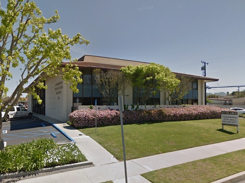 266 Mobil Ave, Camarillo, CA à louer Photo principale– Image 1 sur 6