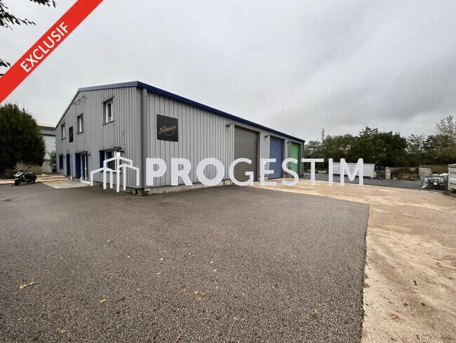 Plus de détails pour Local d'activités à louer