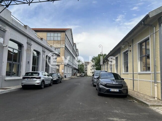 Plus de détails pour Bureau, Industriel/Logistique à louer