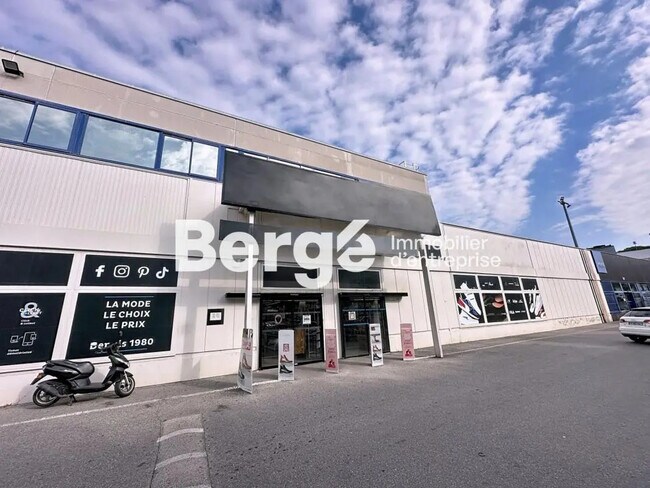 Plus de détails pour Local commercial à louer