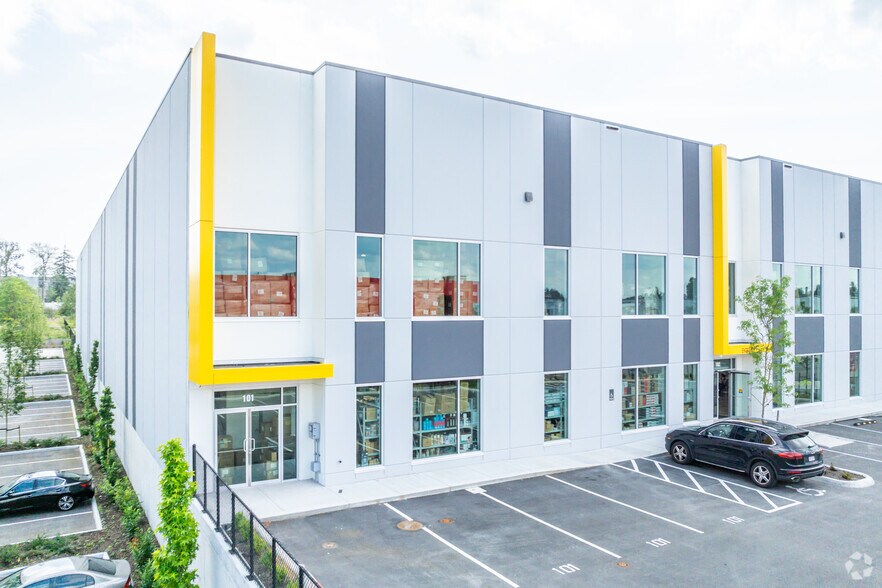 7915 130 St, Surrey, BC à vendre - Photo de l’immeuble – Image 2 sur 5