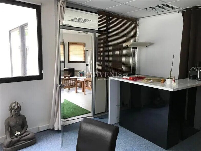 Bureau dans Vendôme à louer - Photo de l’immeuble – Image 1 sur 7