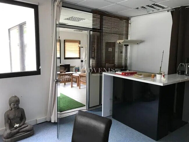 Plus de détails pour Bureau à louer