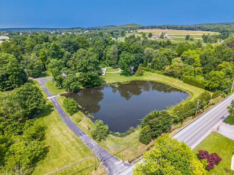 1034 Twin County Rd, Honey Brook, PA à vendre - Photo de l’immeuble – Image 2 sur 54