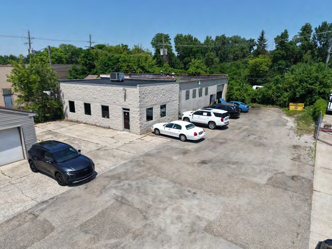 32440 W 8 Mile Rd, Farmington Hills, MI à vendre - Photo de l’immeuble – Image 3 sur 3