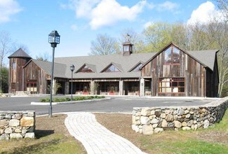 Plus de détails pour 641 Main St s, Woodbury, CT - Local commercial à louer