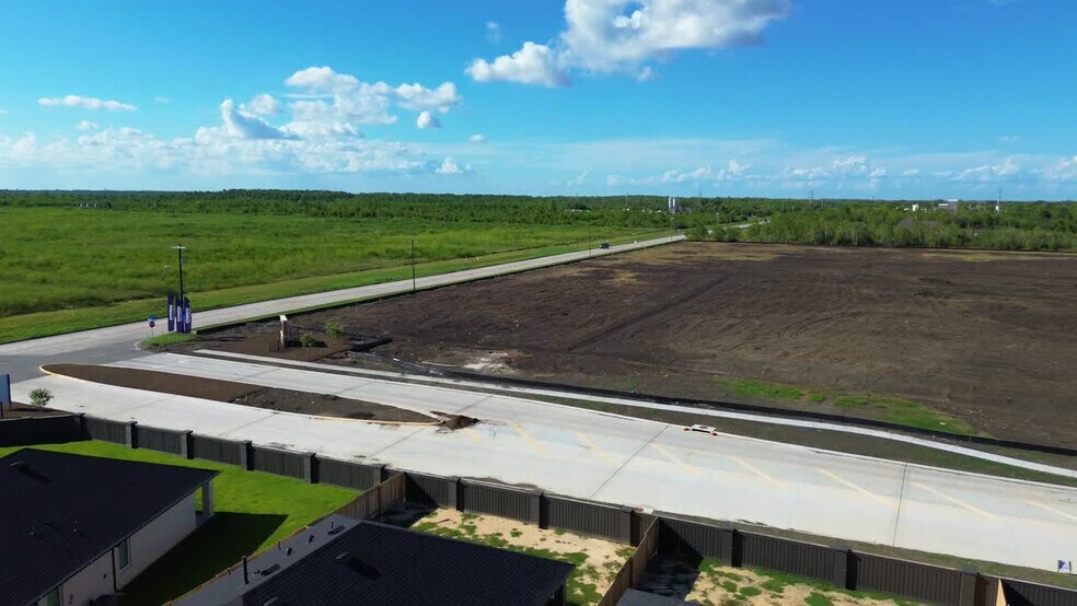 Century Blvd, Texas City, TX à vendre - Vidéo sur l’annonce professionnelle – Image 2 sur 10
