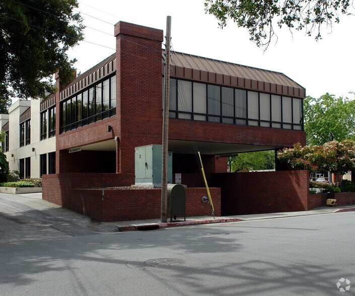 419 S San Antonio Rd, Los Altos, CA à louer - Photo principale – Image 1 sur 3