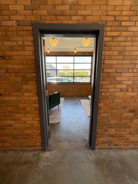 10 N Lee Ave, Oklahoma City, OK à louer - Photo de l’immeuble – Image 2 sur 27