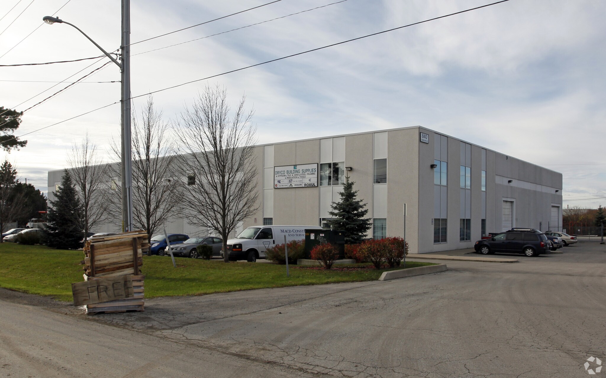 840 Cumberland Ave, Burlington, ON à louer Photo principale– Image 1 sur 18
