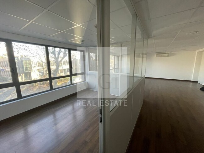 Plus de détails pour Bureau à vendre