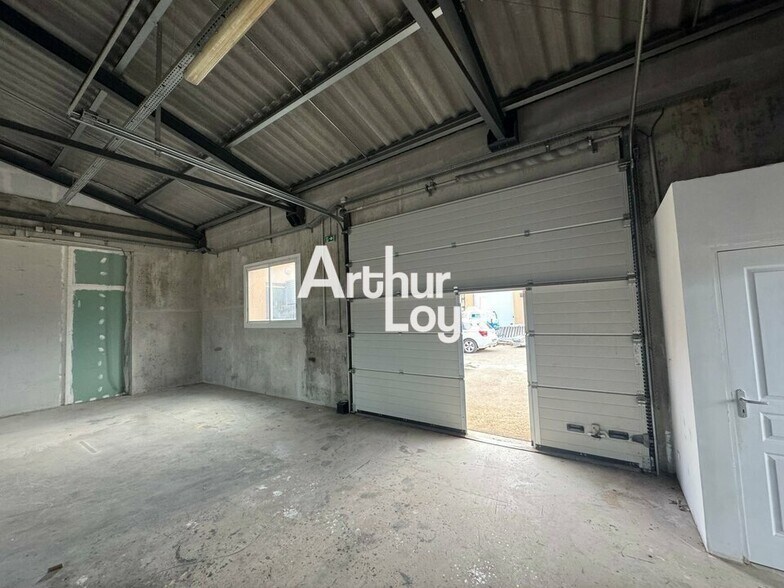323 Chemin Des Plaines, Mouans-Sartoux à louer - Photo de l’immeuble – Image 2 sur 9