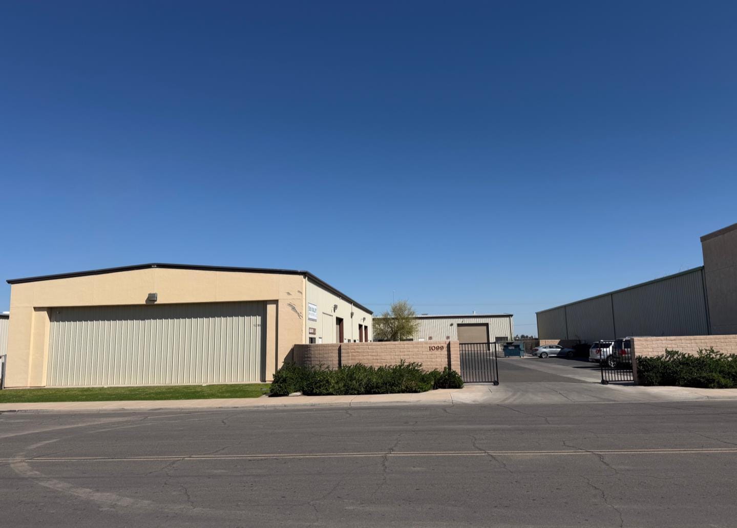 1099 Industry Way, El Centro, CA à louer Photo principale– Image 1 sur 3