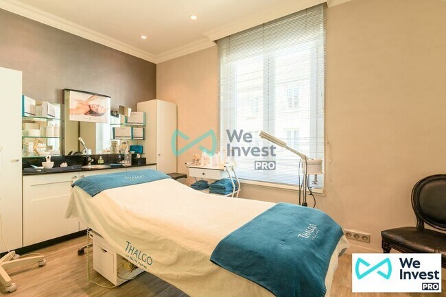 Plus de détails pour Local commercial à vendre