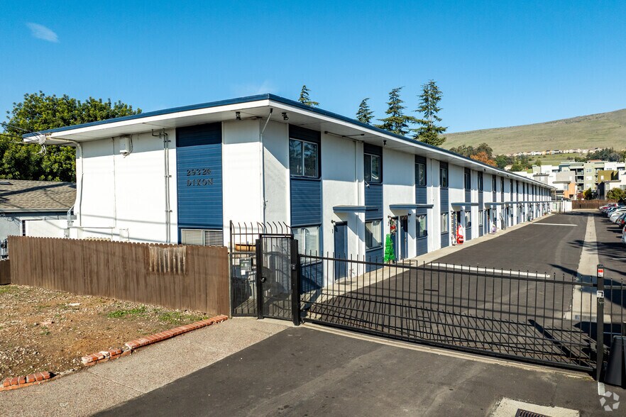 29324 Dixon St, Hayward, CA à vendre - Photo principale – Image 1 sur 22