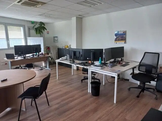 Bureau dans Limoges à louer - Photo de l’immeuble – Image 2 sur 5