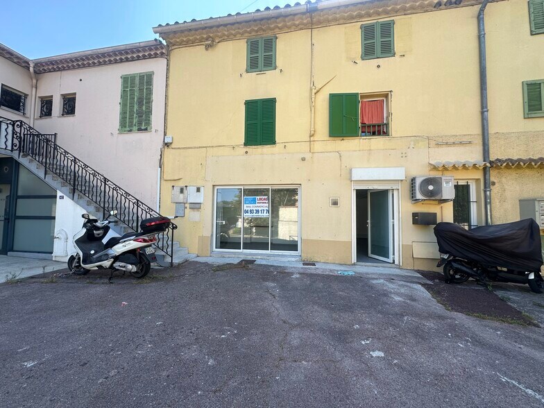 40 Chemin De L'Orme, Grasse à louer - Photo de l’immeuble – Image 2 sur 8