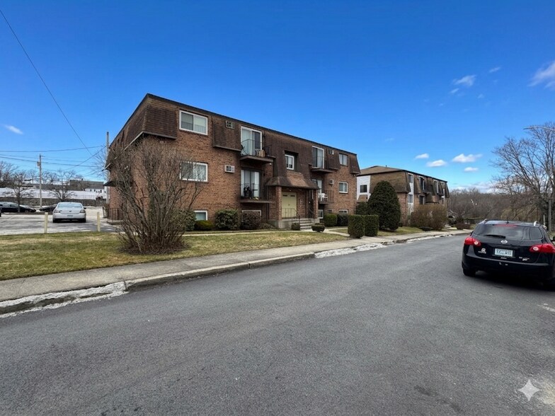 6 8 12-14 Rosemont Terrace and 50-68 Woonasquatuck, Providence, RI à vendre - Photo de l’immeuble – Image 3 sur 35