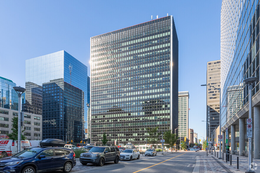 112 Kent St, Ottawa, ON à louer - Photo de l’immeuble – Image 1 sur 2