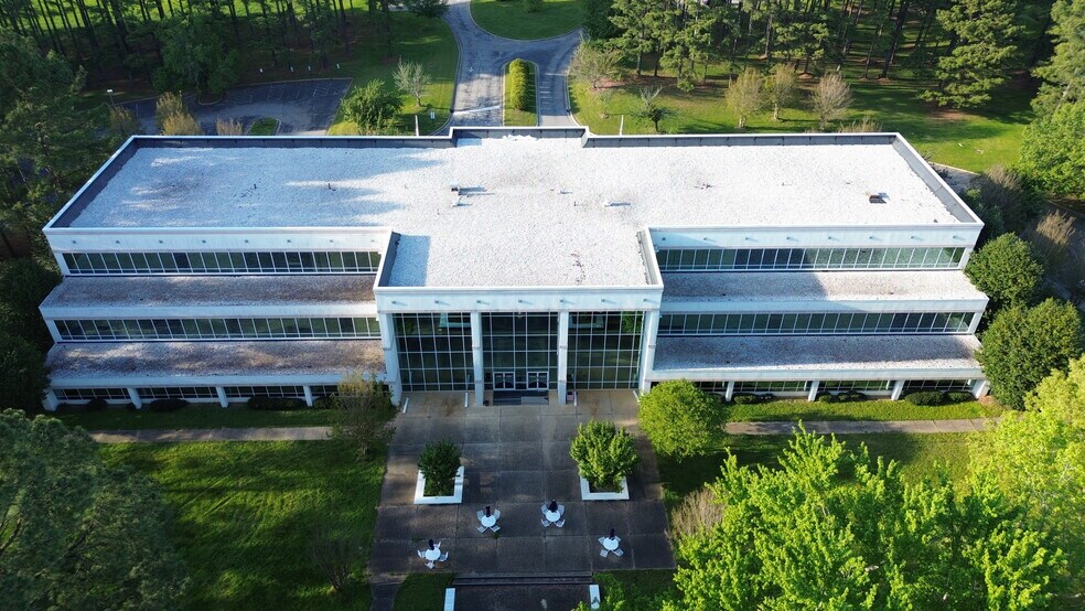 200 Hunter Place, Youngsville, NC à louer - Photo de l’immeuble – Image 3 sur 6