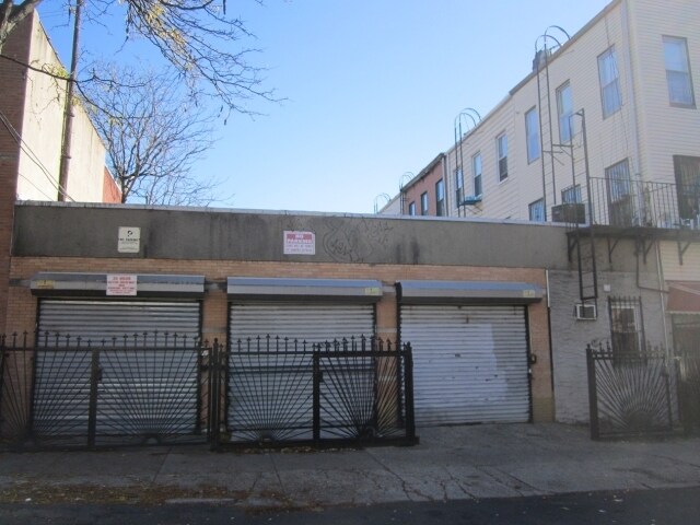 575 Woodward Ave, Ridgewood, NY à vendre - Photo de l’immeuble – Image 3 sur 4