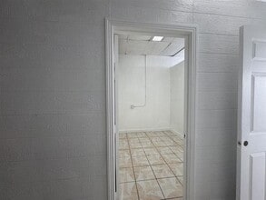 1820-1834 James M Wood Blvd, Los Angeles, CA à louer Photo intérieure– Image 2 sur 7