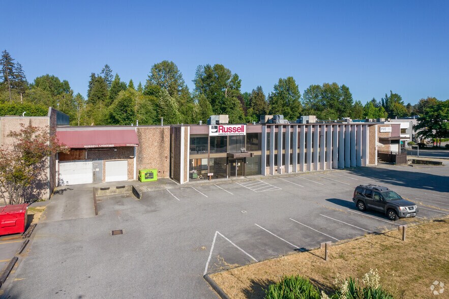 4062 Mcconnell Dr, Burnaby, BC à louer - Photo de l’immeuble – Image 2 sur 4