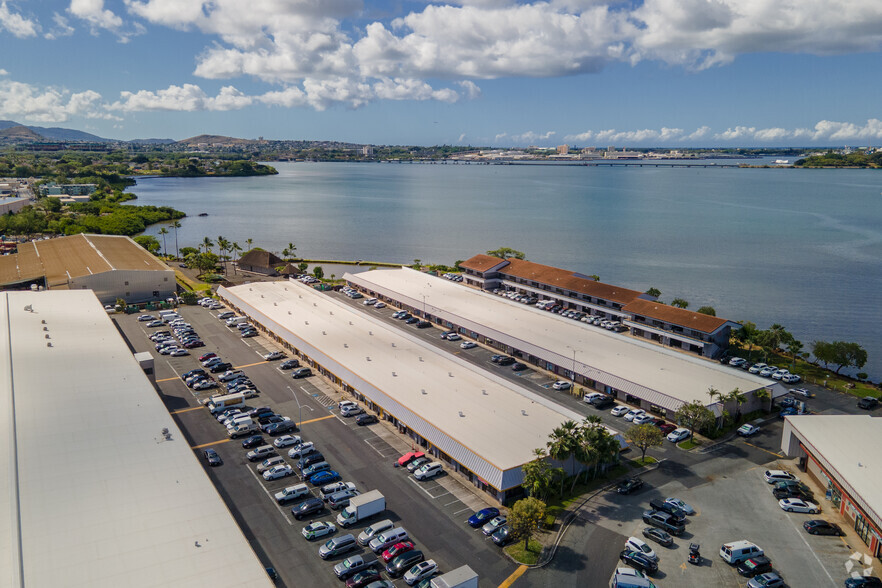 98-025 Hekaha St, Aiea, HI à louer - Photo de l’immeuble – Image 1 sur 14