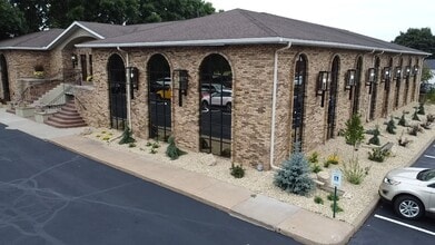 2004 Highland Ave, Eau Claire, WI à louer Photo intérieure– Image 2 sur 3