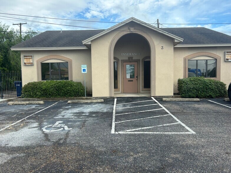 4449 S Alameda St, Corpus Christi, TX à louer - Photo de l’immeuble – Image 3 sur 5