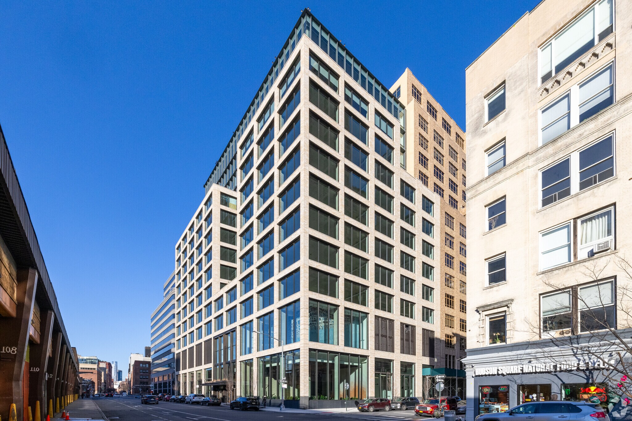555 Greenwich St, New York, NY à louer Photo de l’immeuble– Image 1 sur 5