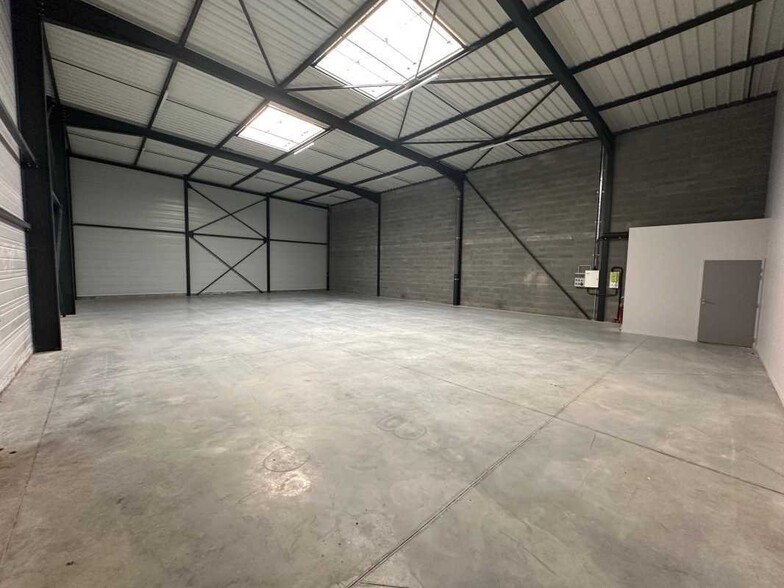 150B Rue Ampère, Genay à louer - Photo intérieure – Image 2 sur 10
