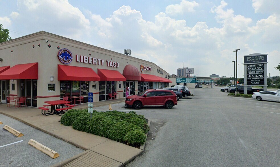 4720-4728 Richmond Ave, Houston, TX à louer - Photo de l’immeuble – Image 3 sur 10